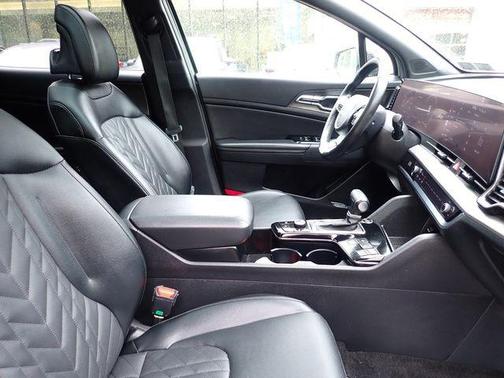 Jungle Green/Ebony Black Roof 2024 Kia Sportage S