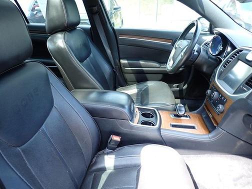 2013 Chrysler 300C Luxury Series