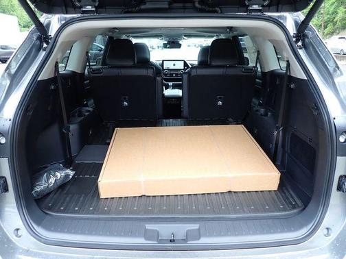 Heavy Metallic 2026 Toyota Highlander XLE