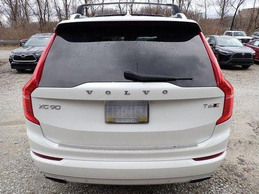 2018 Volvo XC90 T6 Momentum