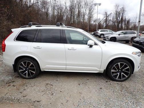 2018 Volvo XC90 T6 Momentum