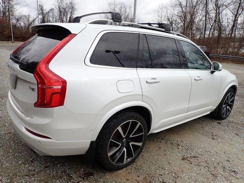 2018 Volvo XC90 T6 Momentum