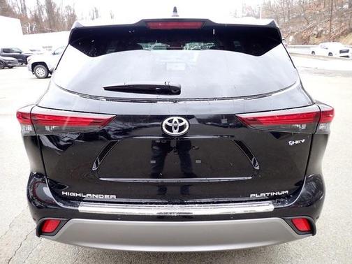 2026 Toyota Highlander Hybrid Platinum