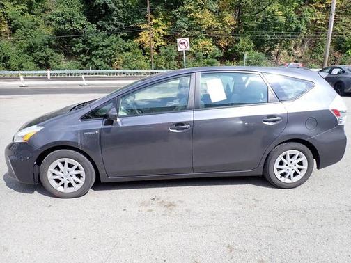 2013 Toyota Prius v Two
