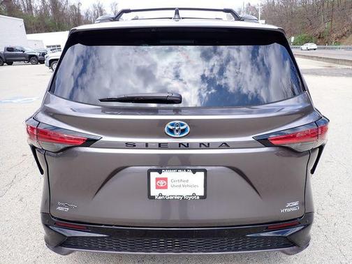 2022 Toyota Sienna XSE 7 Passenger
