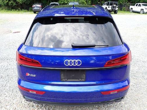Ultra Blue Metallic 2021 Audi SQ5 3.0T Premium Plus