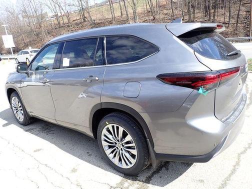 2026 Toyota Highlander Hybrid Platinum