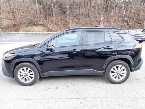 2023 Toyota Corolla Cross LE