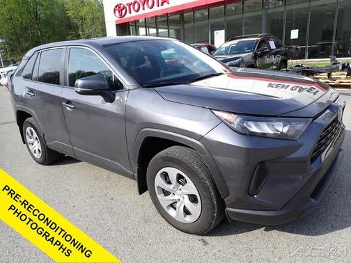 2022 Toyota RAV4 LE