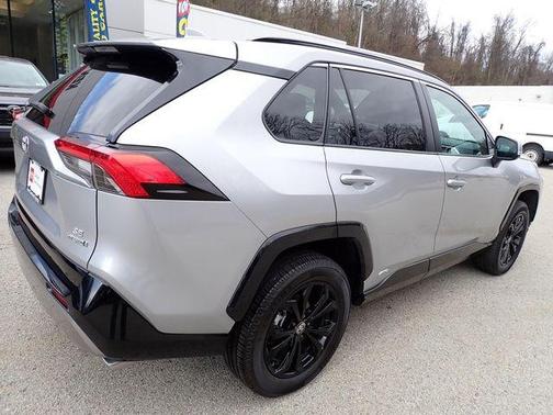 2024 Toyota RAV4 Hybrid SE