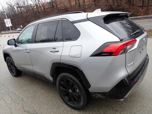 2024 Toyota RAV4 Hybrid SE