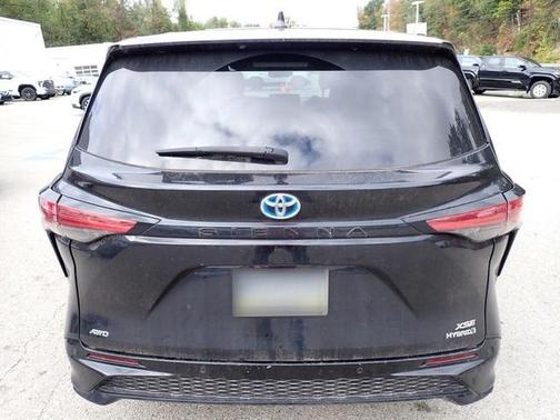 2021 Toyota Sienna XSE 7 Passenger