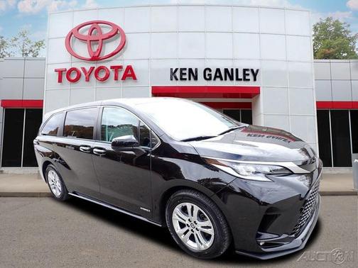 2021 Toyota Sienna XSE 7 Passenger