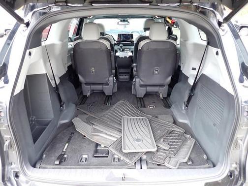 2021 Toyota Sienna XSE 7 Passenger