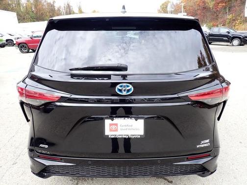 2021 Toyota Sienna XSE 7 Passenger