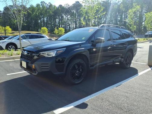 Crystal Black Silica 2022 Subaru Outback Wilderness