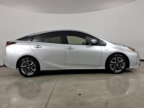 2022 Toyota Prius XLE