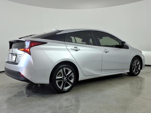 2022 Toyota Prius XLE
