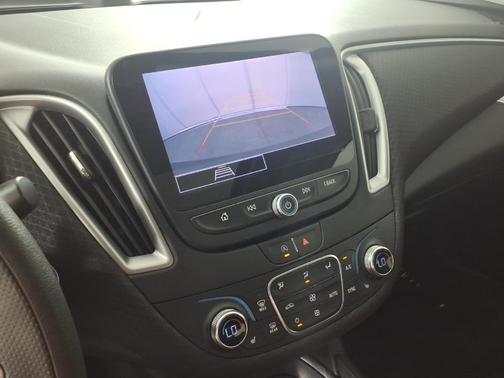 Mosaic Black Metallic 2022 Chevrolet Malibu LT