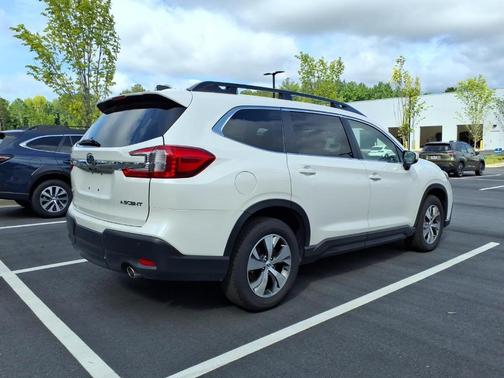 Crystal White Pearl 2025 Subaru Ascent Premium