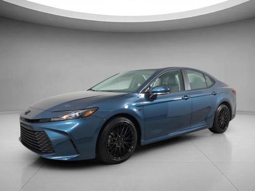 Ocean 2025 Toyota Camry LE
