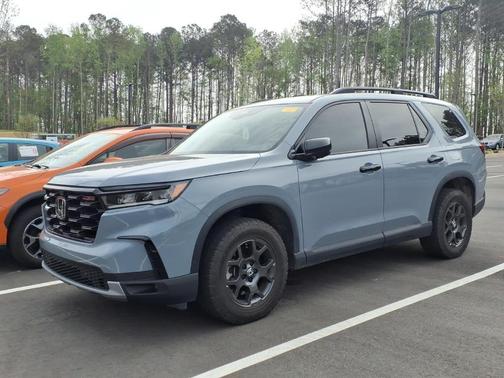 Sonic Gray Pearl 2025 Honda Pilot TrailSport
