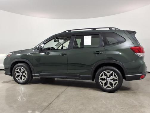 Cascade Green Silica 2024 Subaru Forester Premium