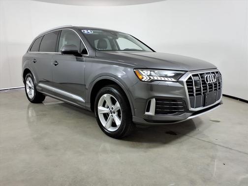 2024 Audi Q7 45 Premium Plus