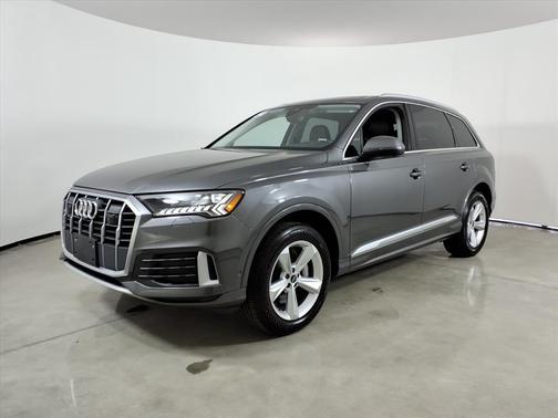 2024 Audi Q7 45 Premium Plus