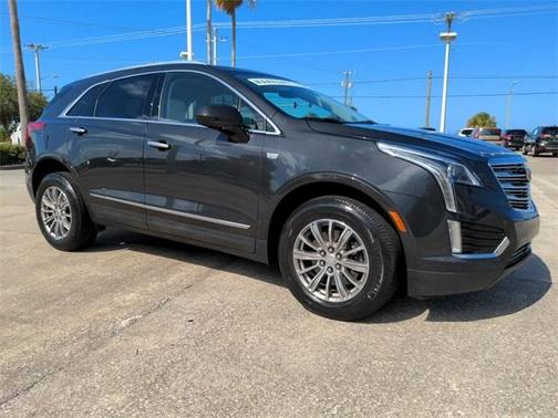 Photo 2 of 29 of 2019 Cadillac XT5 Luxury