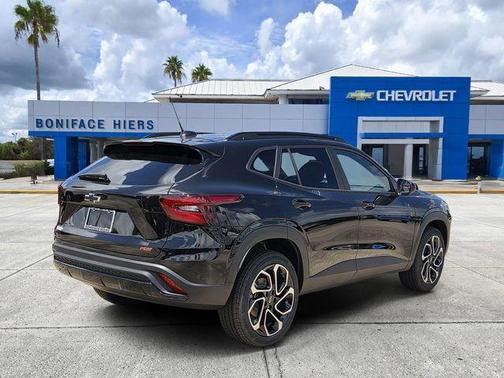 Mosaic Black Metallic 2026 Chevrolet Trax FWD 2RS