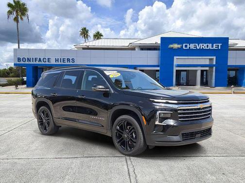 Mosaic Black Metallic 2026 Chevrolet Traverse LT