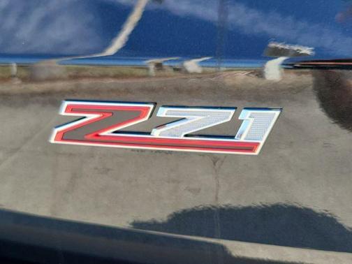Mosaic Black Metallic 2026 Chevrolet Traverse AWD Z71