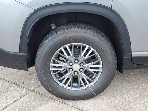 Sterling Gray Metallic 2026 Chevrolet Traverse LT
