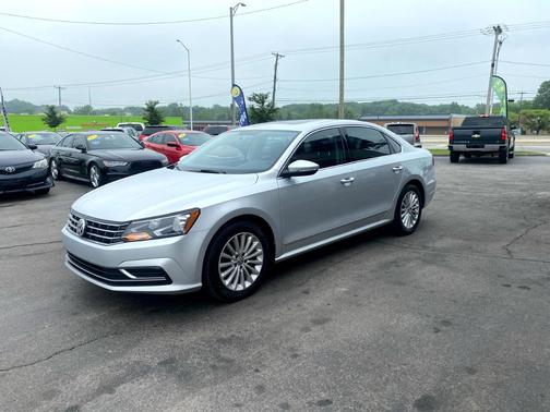 2017 Volkswagen Passat 1.8T SE