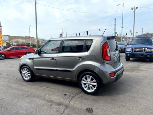 2013 Kia Soul Base