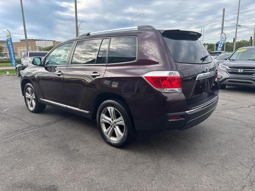 Burgundy 2013 Toyota Highlander Limited