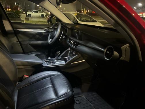 2018 Alfa Romeo Stelvio Sport