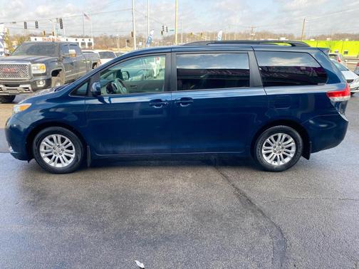 2011 Toyota Sienna XLE