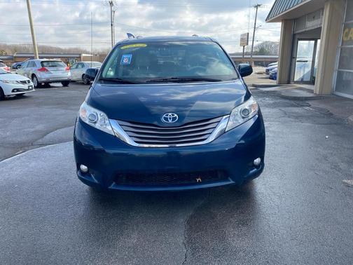 2011 Toyota Sienna XLE