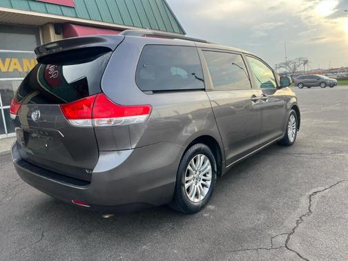2012 Toyota Sienna XLE