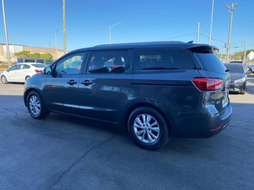 2016 Kia Sedona LX