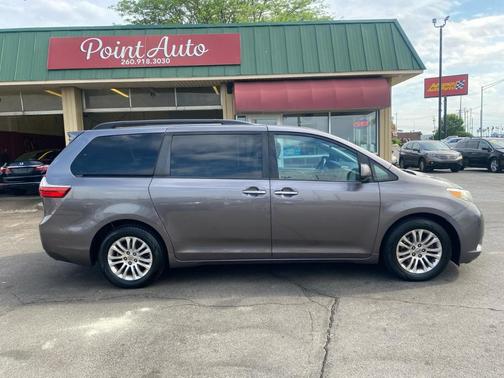 Gray 2015 Toyota Sienna XLE