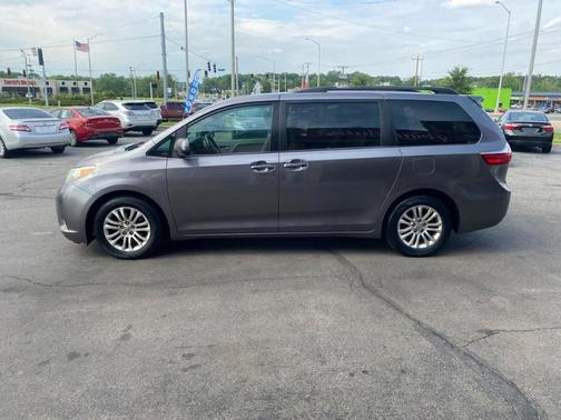 Gray 2015 Toyota Sienna XLE
