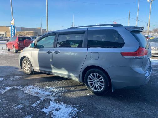2012 Toyota Sienna XLE