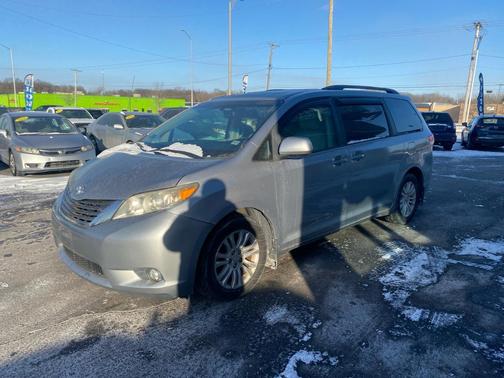 2012 Toyota Sienna XLE