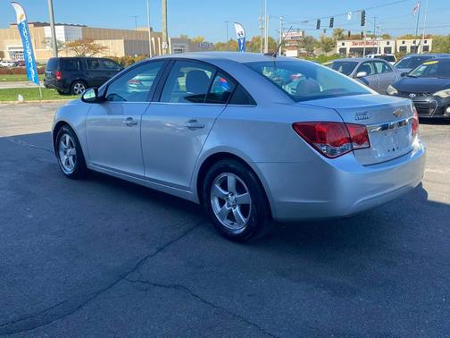 Silver 2014 Chevrolet Cruze 1LT