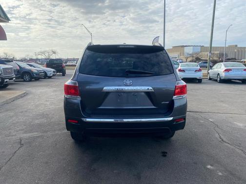 2012 Toyota Highlander SE