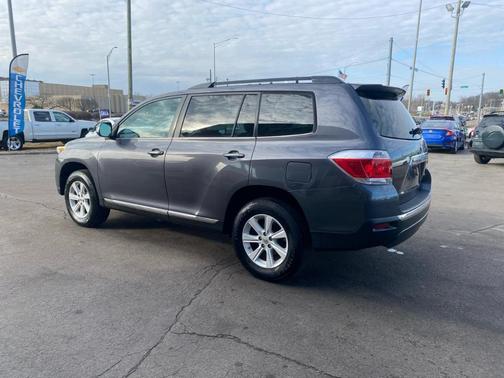 2012 Toyota Highlander SE
