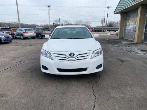 2010 Toyota Camry LE